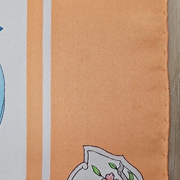 Gucci Silk Scarf - Picture 6 of 6